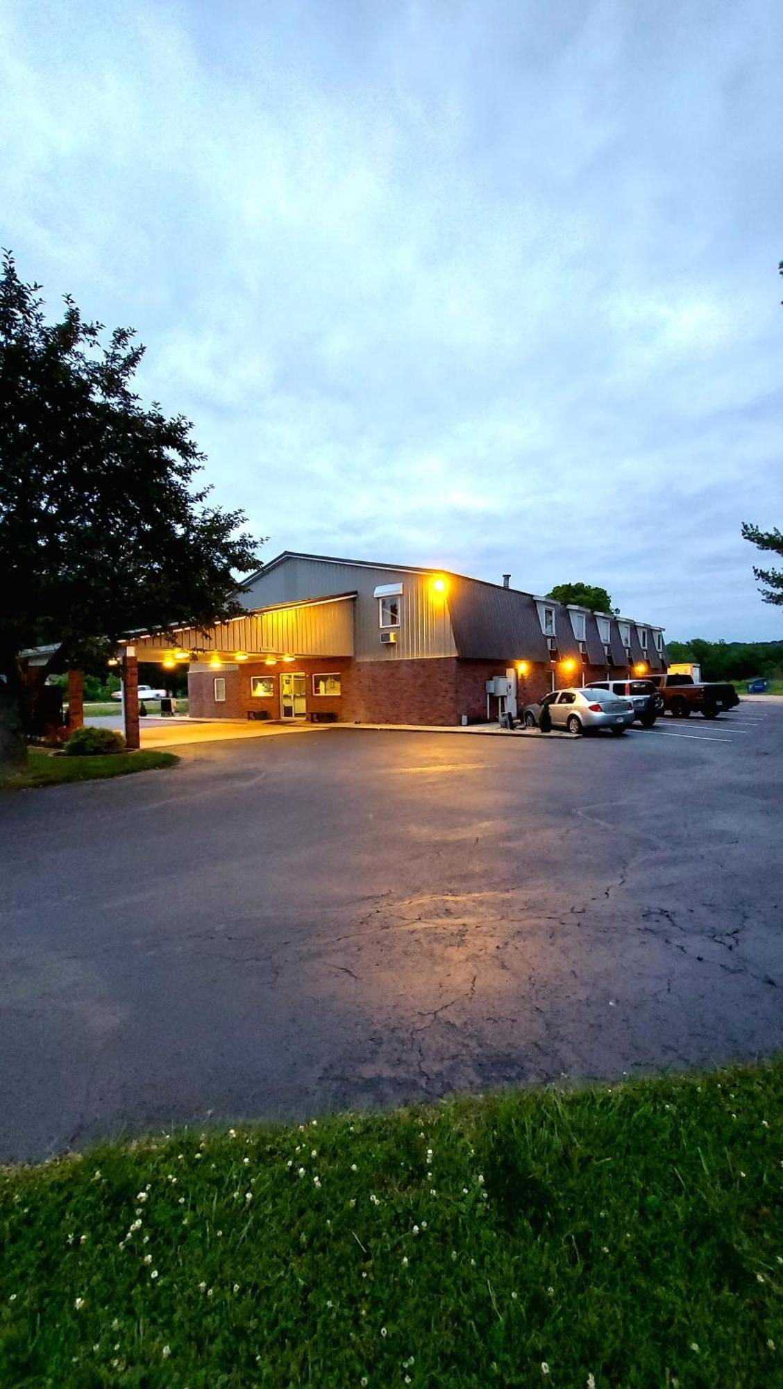 Patriot Inn Spencer Esterno foto